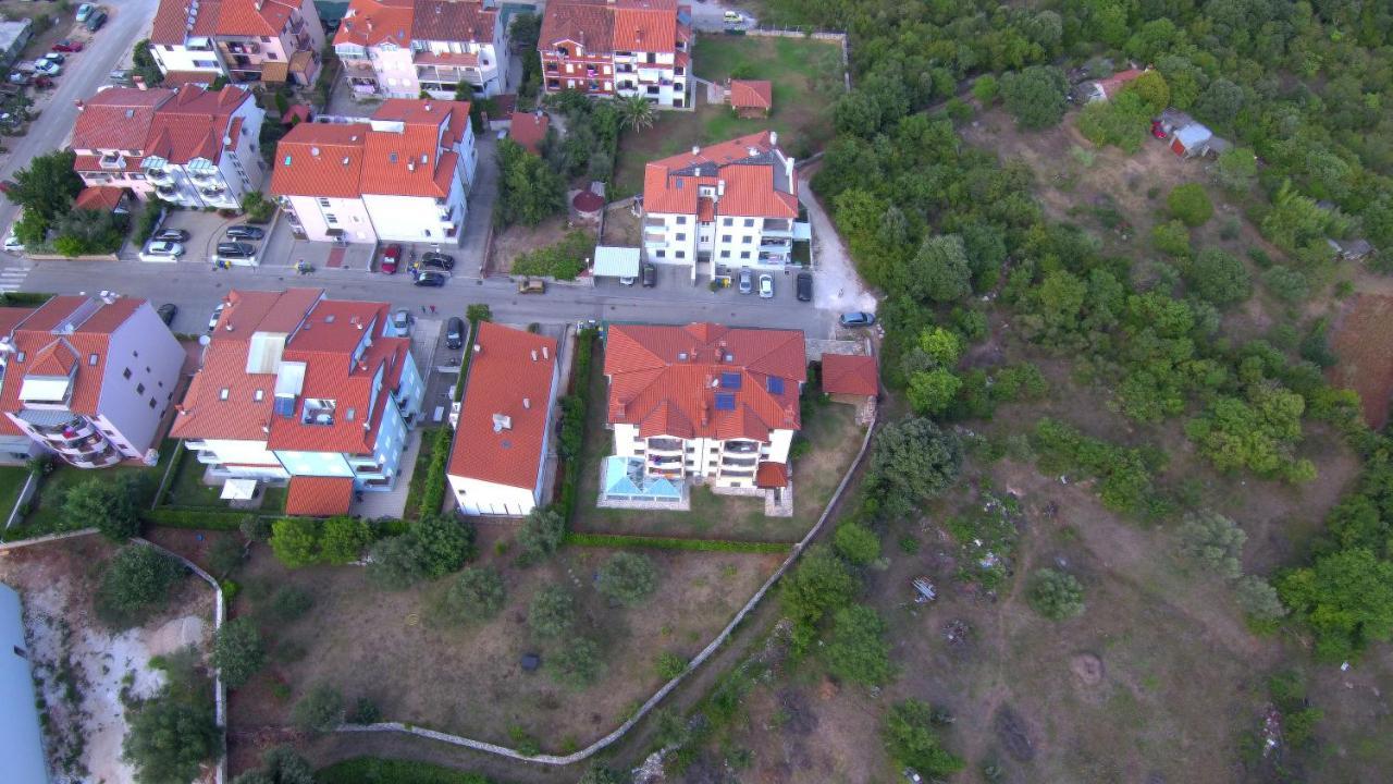 Apartments Ana Wellness L 罗维尼 外观 照片